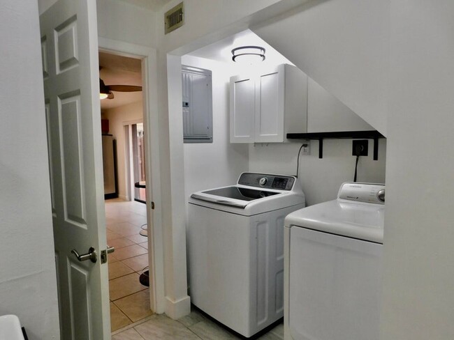 Downstairs Bathroom - 4155 Turnberry Cir