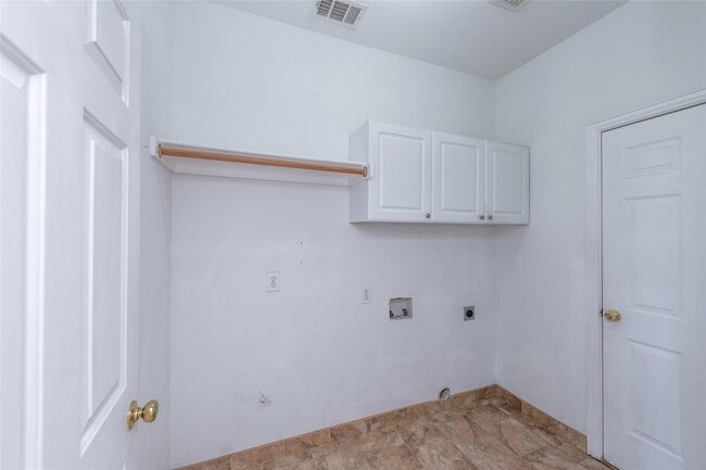 Building Photo - 2318 Balleybrooke Dr