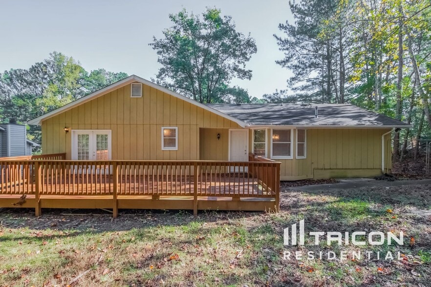Building Photo - 4063 Tanglewood Rd