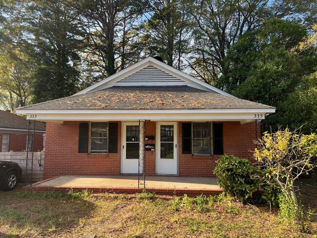 Primary Photo - Spacious 2bedroom Duplex $500.00 off first...