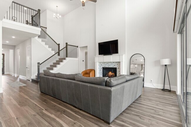 Building Photo - 316 Coldwater Creek Ct