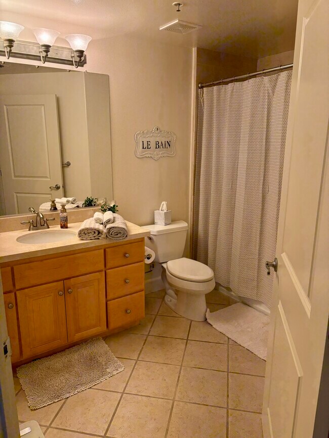 Building Photo - 1800 Alma Ave