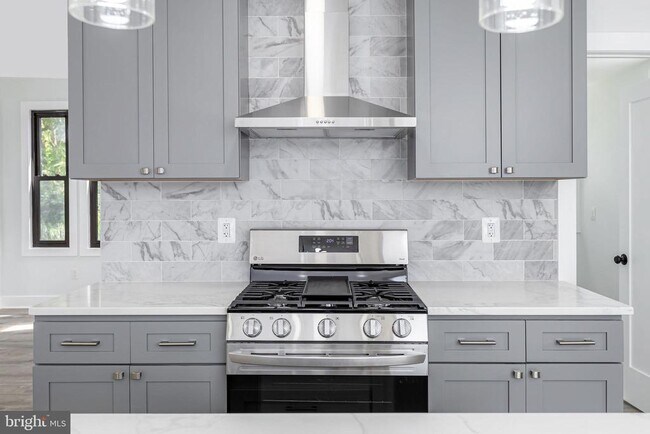 Building Photo - 3547 Finlaw Ave