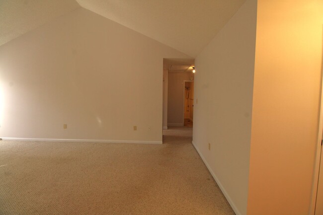 Building Photo - Awesome 3 bedroom home in a great area!