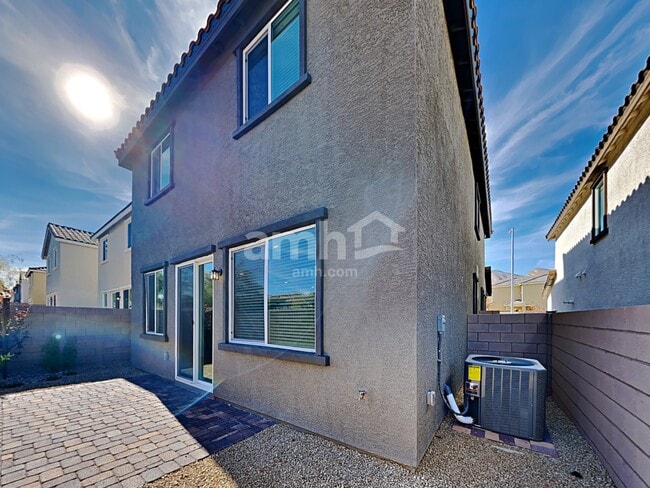 Building Photo - 3376 Blodwen St