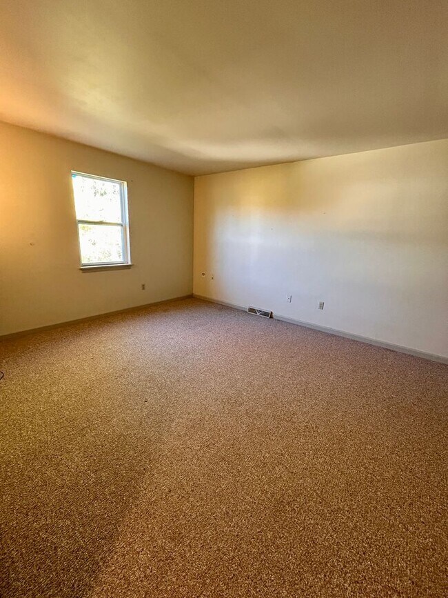 Building Photo - 20 N Poplar Ct