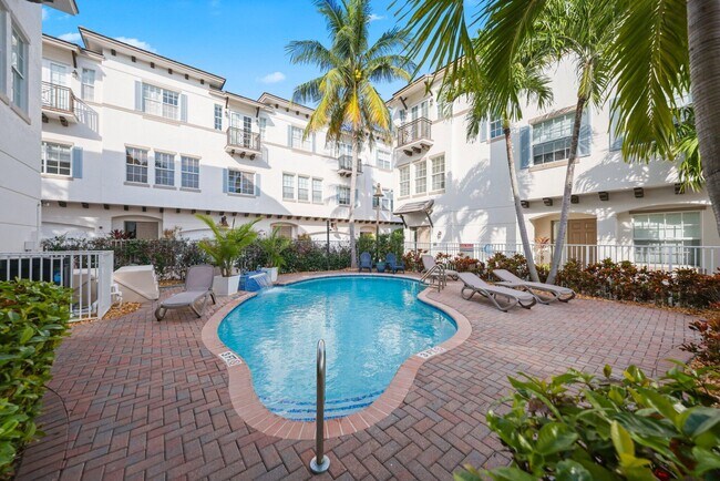 Building Photo - 285 SE 6th Ave