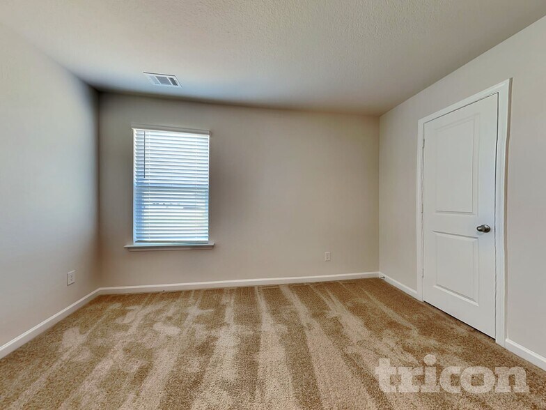 Building Photo - 1251 Fendt Dr