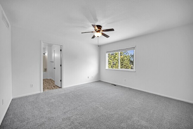 Building Photo - $2,640.95, $300 off the first month's rent, 4 Beds - 2 Bath, Single Family Home in Denver with 2-...