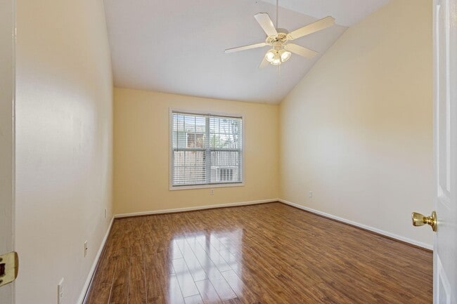 Building Photo - 422 Northrop Pl