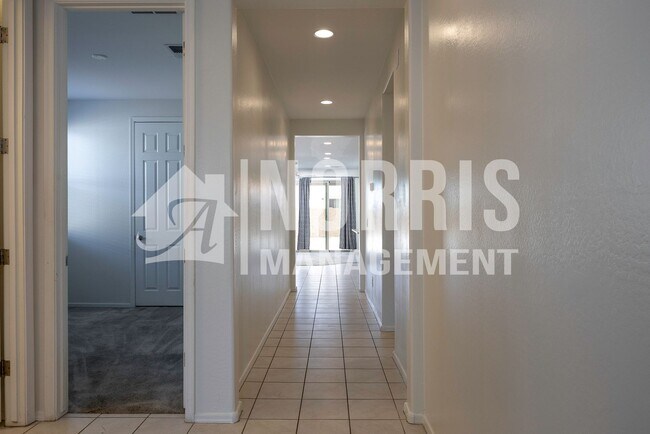 Building Photo - Beautiful Almost Brand New Home in Villago!
