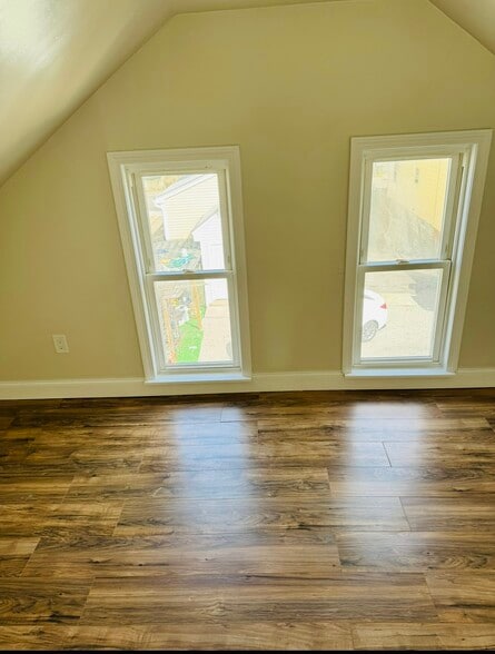 Building Photo - 15 Monticello St