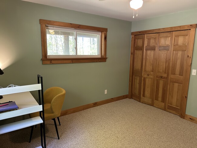 Building Photo - 657