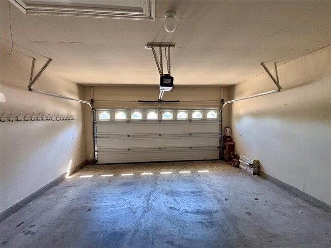 Building Photo - 1917 Sand Creek Rd