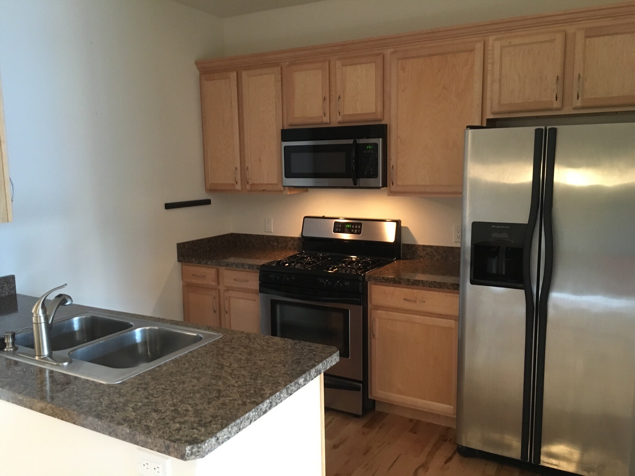 Kitchen - 245 Lake Ave