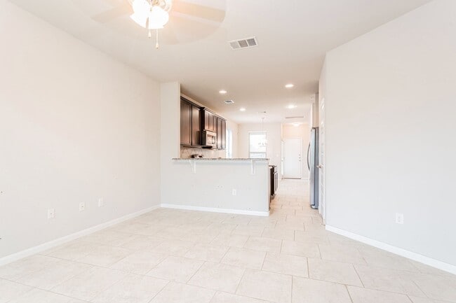 Building Photo - 605 Allens Creek Way