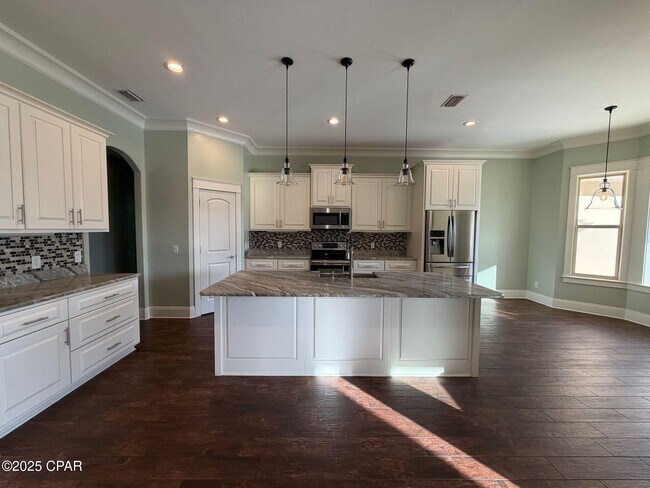 Building Photo - 4528 Tropical Dr