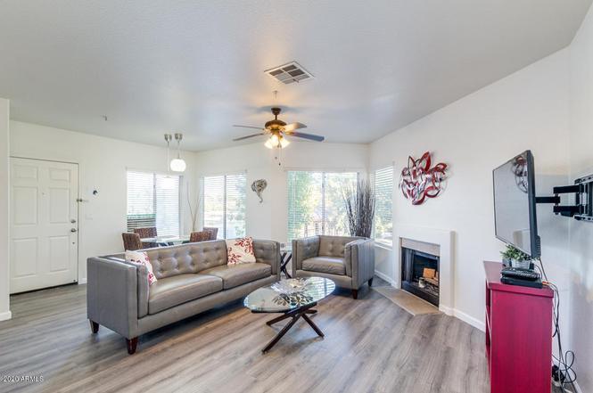 Spacious Living Room - 1825 W Ray Rd