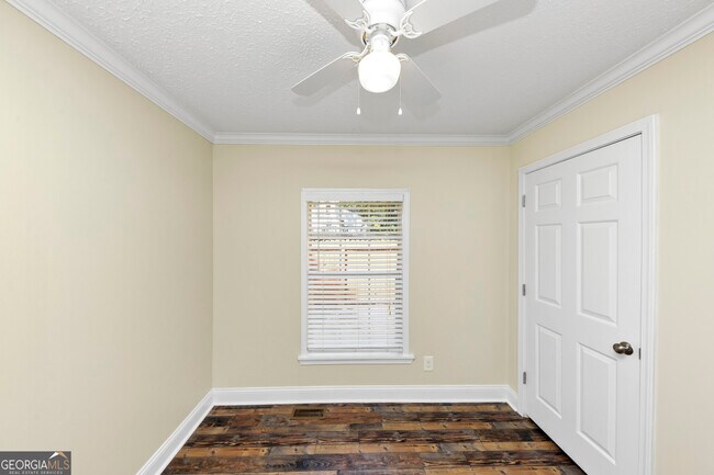 Building Photo - 1810 Evans Dr SW