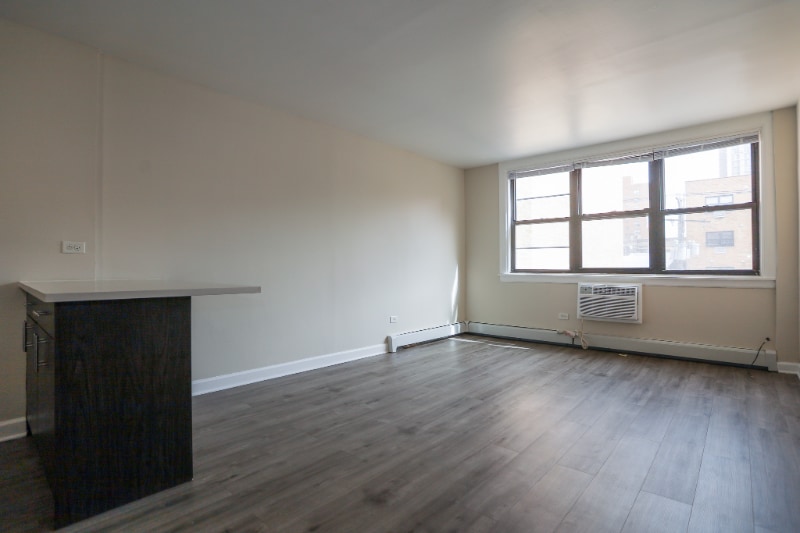 Building Photo - 5841 N Winthrop Ave