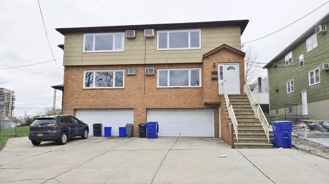 Primary Photo - 2 Sterling Pl