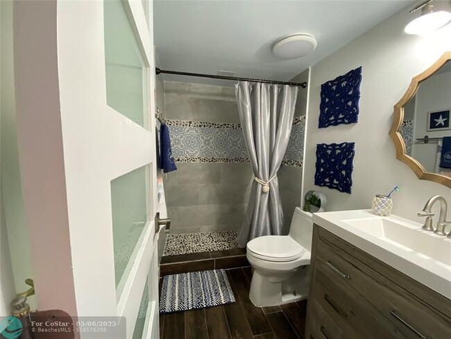 Building Photo - 10044 S Ocean Dr