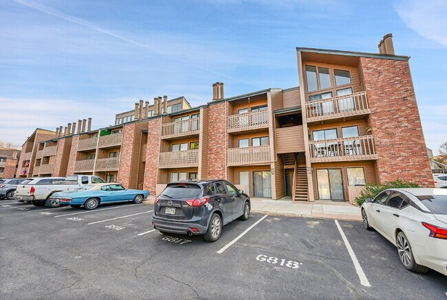 Building Photo - $1,495.00 - 1 Bedroom, 1 Bathroom Condo in Lakewood with Cozy Fireplace!