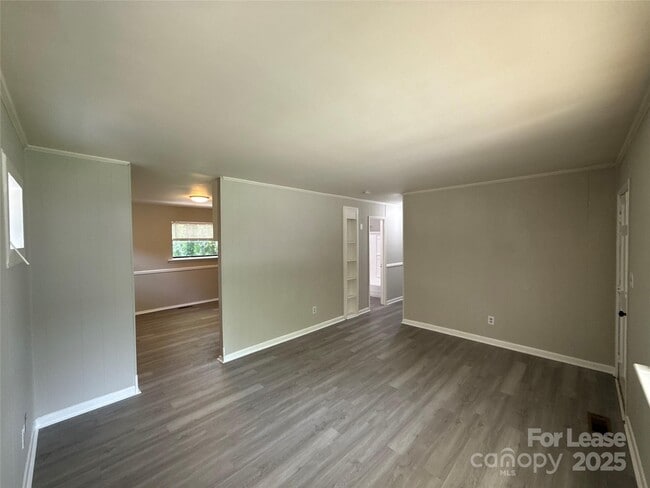 Building Photo - 1105 Interurban Ave