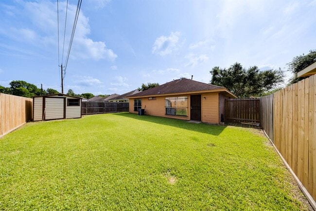 Building Photo - 12914 Townwood Dr