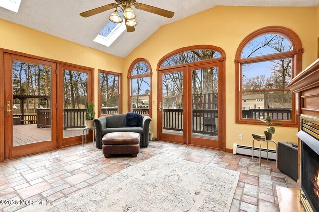 Building Photo - 1244 Whitesville Rd