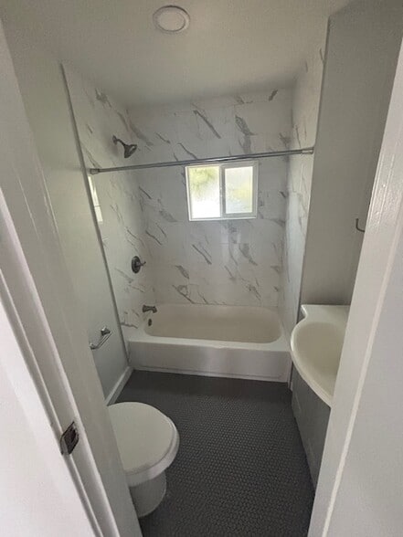 Bathroom - 4156 W 161st St