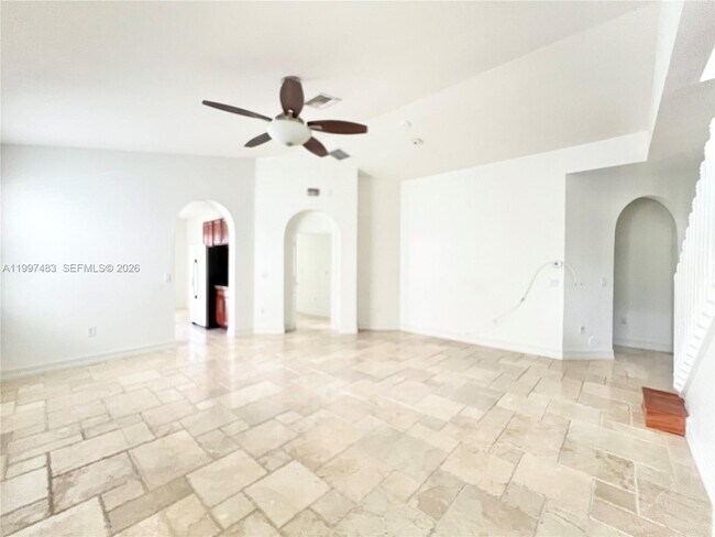 Building Photo - 3910 NE 13th Dr