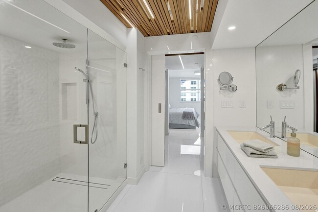 Building Photo - 3606 S Ocean Blvd