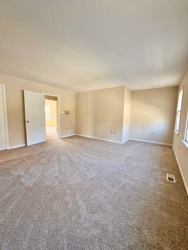 Building Photo - 6825 Spring Beauty Ct