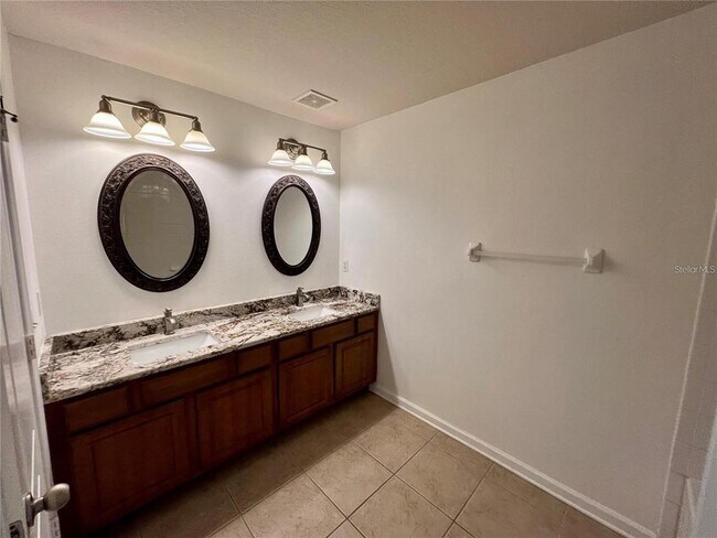Building Photo - 26543 Castleview Way