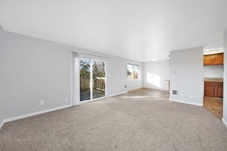 Building Photo - Beautiful 1 bedroom unit! Pets OK!