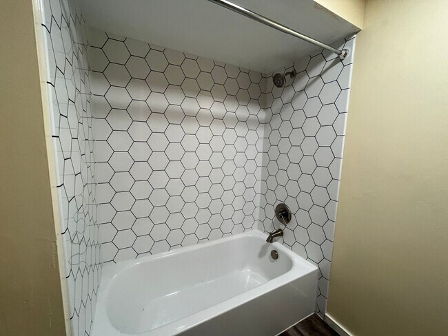 Building Photo - 15410 SW Peppermill Ct