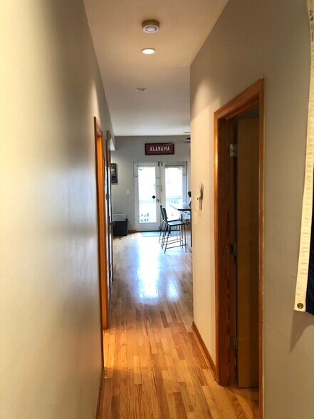 Building Photo - 2118 N Hoyne Ave