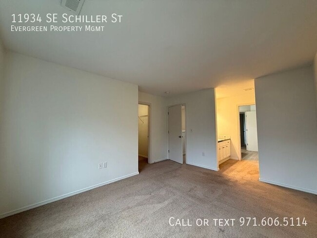 Building Photo - 11934 SE Schiller St