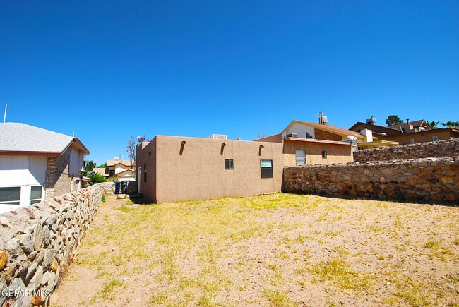 Building Photo - 216 Cutlass Dr