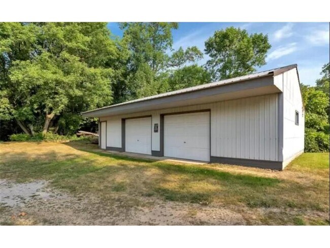 Building Photo - 20361 Rolling Acres Dr
