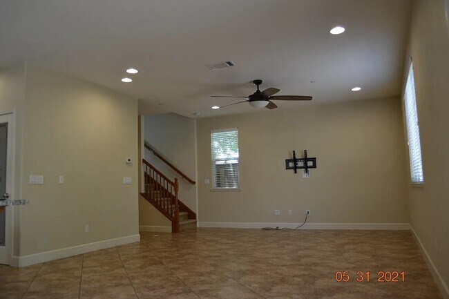 Building Photo - 40 Sturla Way