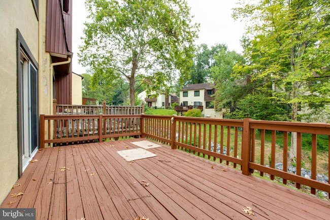Building Photo - 5461 Enberend Terrace