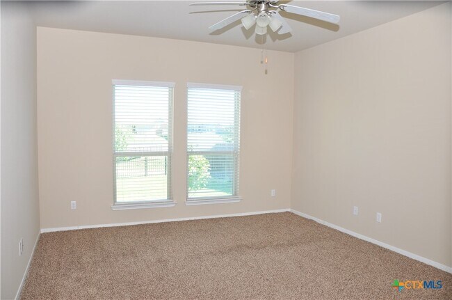 Building Photo - 5603 Drury Ln