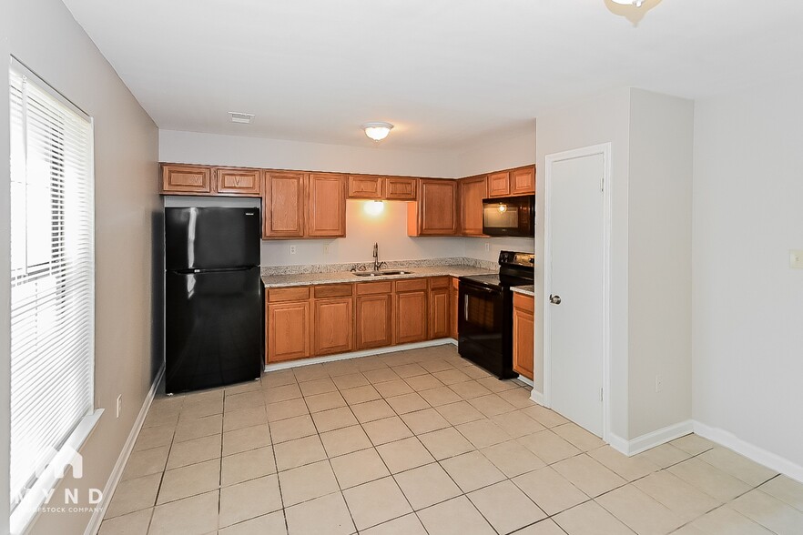 Building Photo - 10571 Chateau Dr