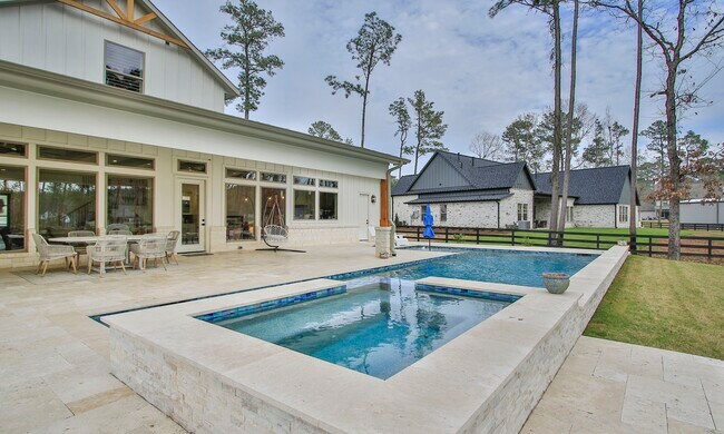 Building Photo - 21359 Monarch Dr