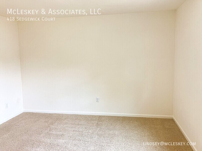 Building Photo - 418 Sedgewick Ct