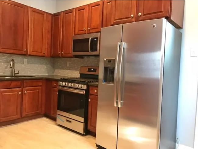 Building Photo - 413 W Porter St