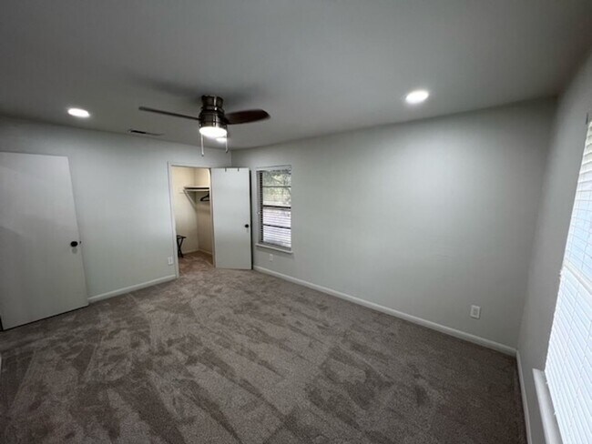 Building Photo - 3511 Alpine Cir