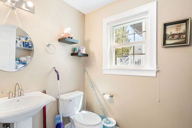 Building Photo - 83 Orient Ave